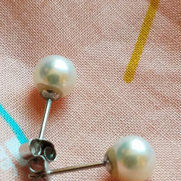 Platinum pearl earrings - Picture 3 of 8